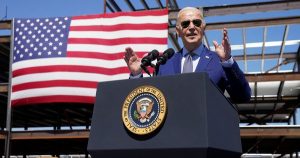 Ông Biden kích hoạt sản xuất chip tại Mỹ